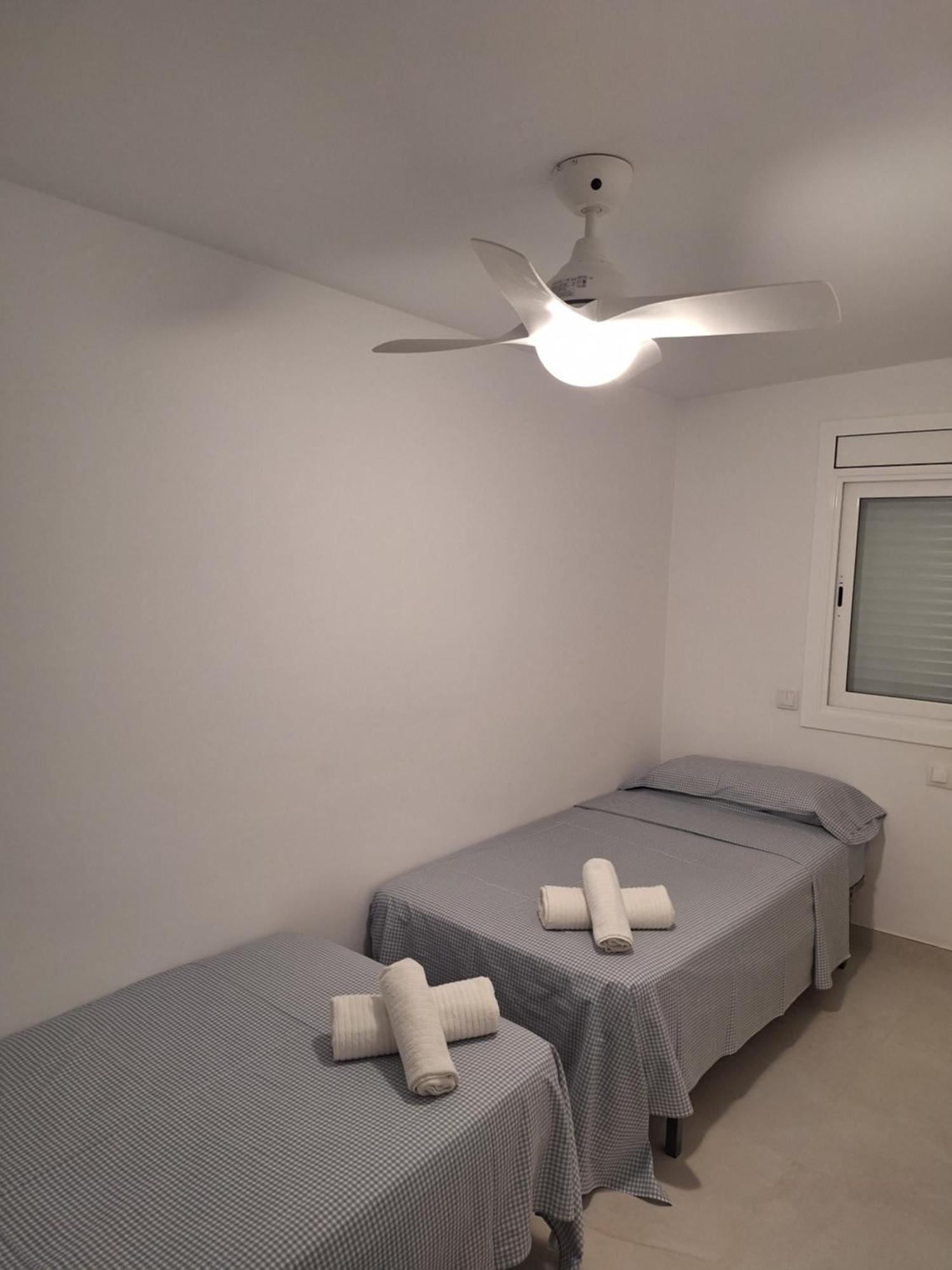 Apartamento En Primera Linea De Mar De 萨洛 外观 照片